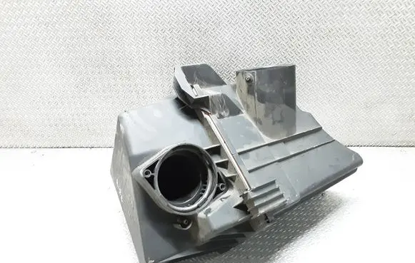 Volkswagen Polo IV 9N3 Air filter box 6Q0129601AR