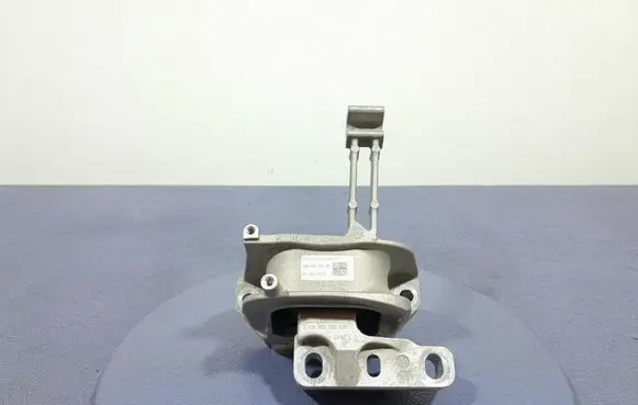 Skoda Kamiq Engine mount vacuum valve 2Q0199262BM