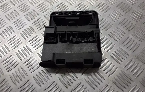 Volkswagen Golf Plus Voice control module 5DK008583-15