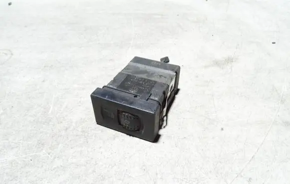 Volkswagen PASSAT B5.5 Seat heating switch 3B0963563C