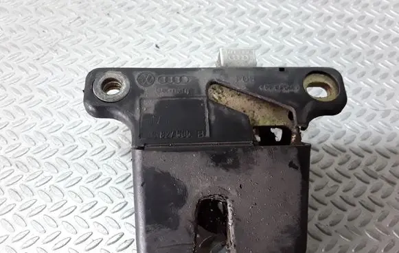 Audi A6 S6 C5 4B Tailgate/trunk/boot lock/catch/latch B5827505B
