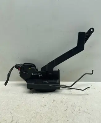 Hyundai Terracan Front door lock