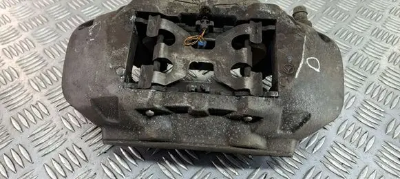 Mercedes-Benz GLC C253 Front brake caliper