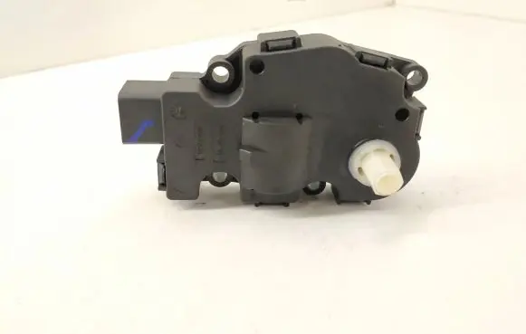 Mercedes-Benz E W212 Climate control unit DALISID3048 A2218200042 2218200042