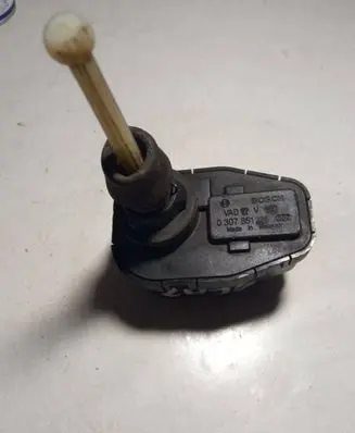 Opel Frontera A Headlight level adjustment motor 0307851328