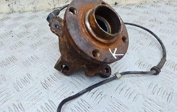 Audi Cabriolet B3 8G Front wheel hub 893927803A