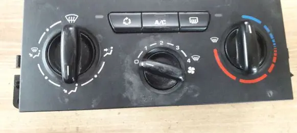 Peugeot 207 Climate control unit 69910004