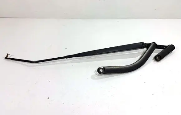 Front wiper blade arm