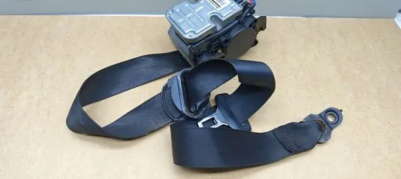 Mercedes-Benz E W211 Front seatbelt 2118604186