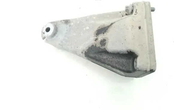 Mercedes-Benz C AMG W204 Engine mounting bracket a6462230704