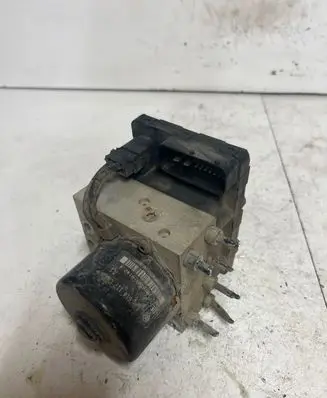 Volkswagen Golf IV ABS Pump 1J0907379G FMS8D25139