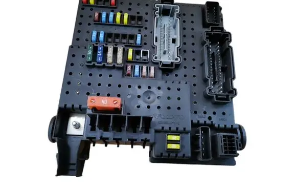Volvo XC90 Fuse module 30728512 05W234 28017881
