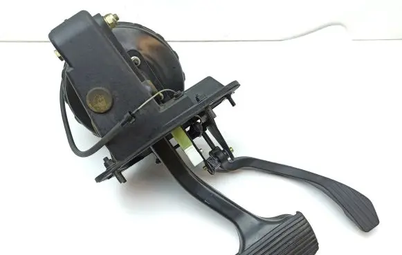 Jaguar XJ X308 Brake booster 03774726014