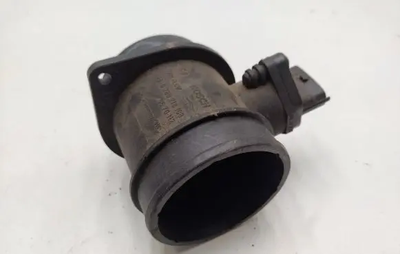 Volvo V70 Mass air flow meter 8670112 0280218108