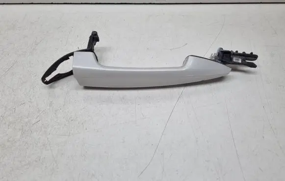 BMW 2 F46 Rear door exterior handle 7305015