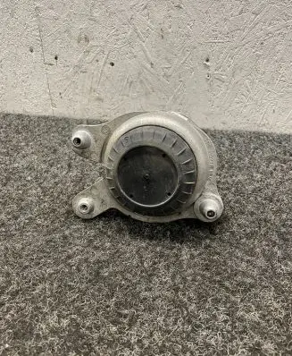 Mercedes-Benz E W213 Engine mount bracket A2132402500