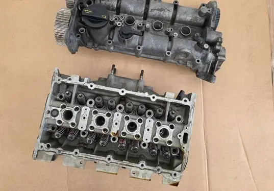 Volkswagen Golf VII Engine head 04E103479