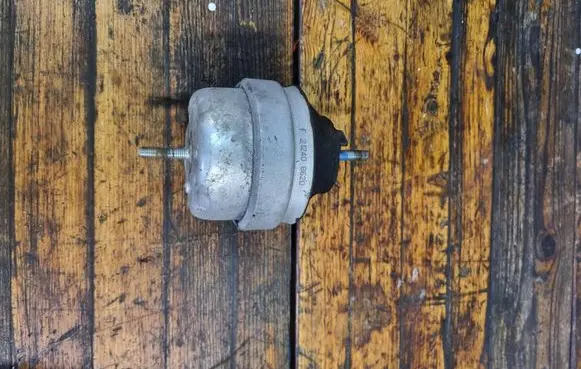 Audi A4 S4 B6 8E 8H Engine mount vacuum valve 212408520