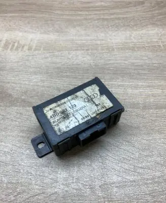 Audi A6 S6 C5 4B Alarm control unit/module 4B0951173