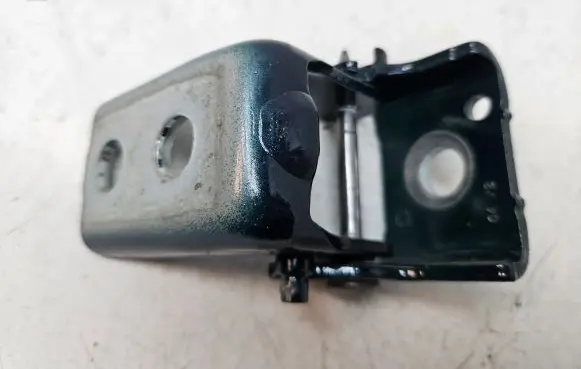 Peugeot 5008 II Rear door upper hinge