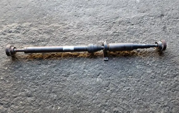 Dodge Challenger Rear driveshaft/prop shaft 68312786AB P68312786AB