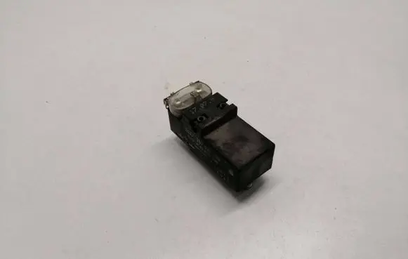 Coolant fan relay