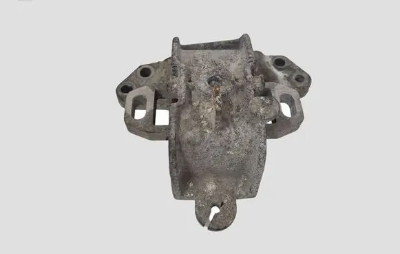 Peugeot 508 Engine mount bracket