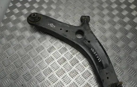 Hyundai ix20 Rear upper control arm/wishbone 545011P1000