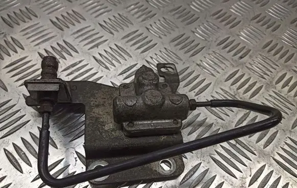 Toyota Corolla E120 E130 Clutch release bearing slave cylinder 