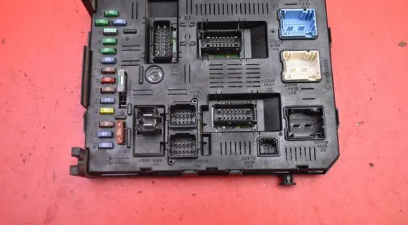 Citroen C4 I Fuse box set 21676159-4