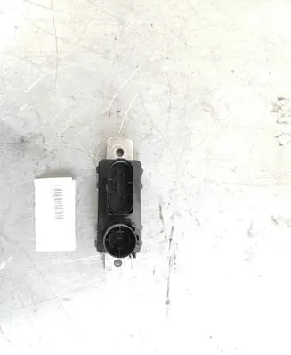 Volvo XC60 Glow plug pre-heat relay 32202461