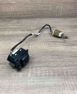 Mazda Xedos 6 Wing mirror switch 3263G31