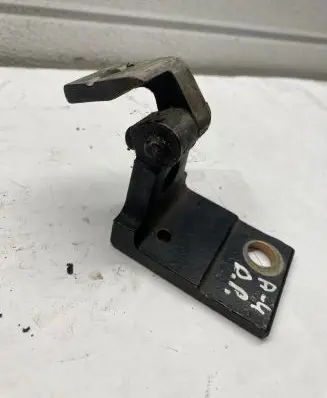 Audi A4 S4 B5 8D Rear door lower hinge 8D0833401A