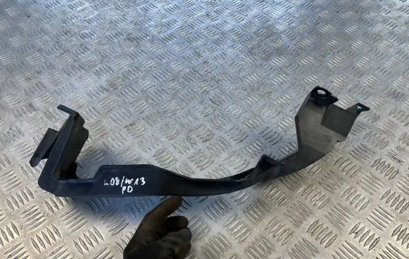 Subaru Legacy Headlight/headlamp mounting bracket