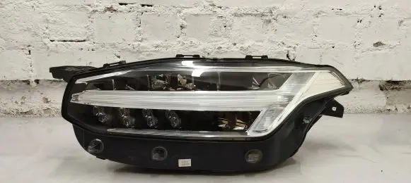 Volvo XC90 Headlight/headlamp 31353155