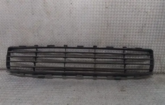 Toyota Auris 150 Front bumper lower grill 5311202080