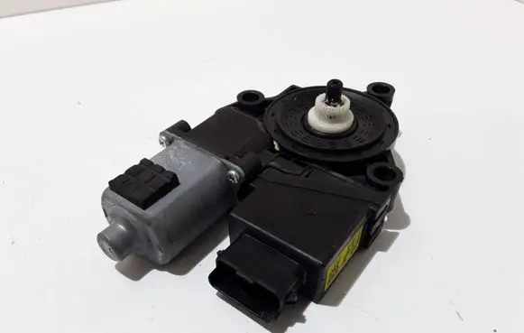 Hyundai Tucson LM Front door window regulator motor 82460D7010 001100694660