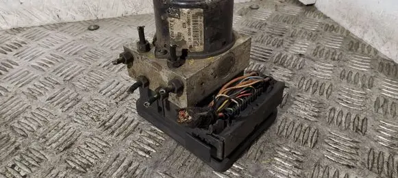 Skoda Octavia Mk1 (1U) ABS Pump 1C0907379C 00006061D3 10096003113