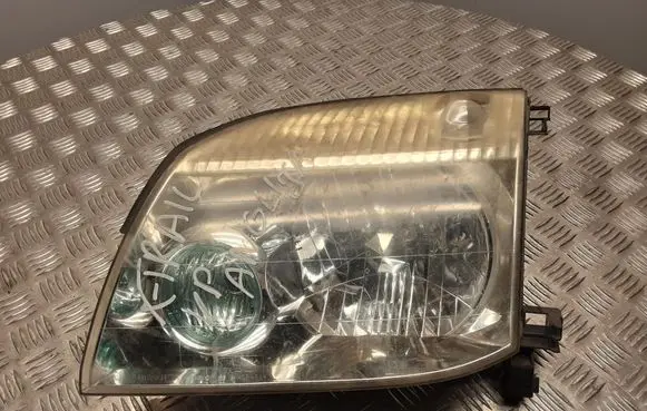 Nissan X-Trail T30 Headlight/headlamp 1669