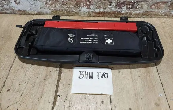 BMW 5 F10 F11 First aid kit 8270015