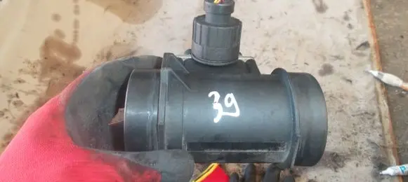 BMW 5 E39 Mass air flow meter
