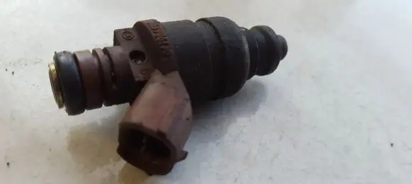 Skoda Fabia Mk1 (6Y) Fuel injector 047906031C 5WS02620