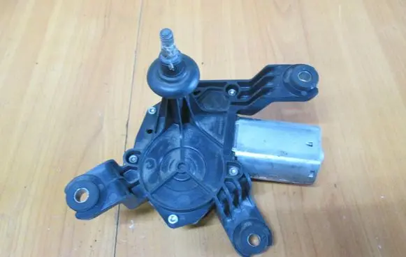 Opel Zafira B Rear window wiper motor 13145548