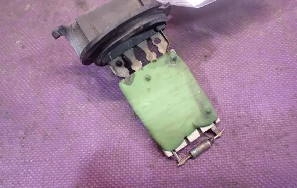 Mitsubishi Colt CZ3 Heater blower motor/fan resistor