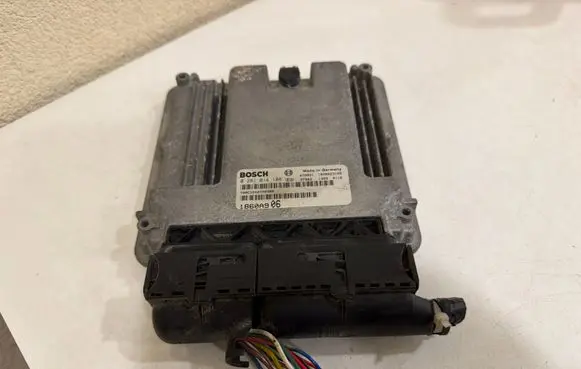 Mitsubishi Outlander Engine control unit/module 1860A906