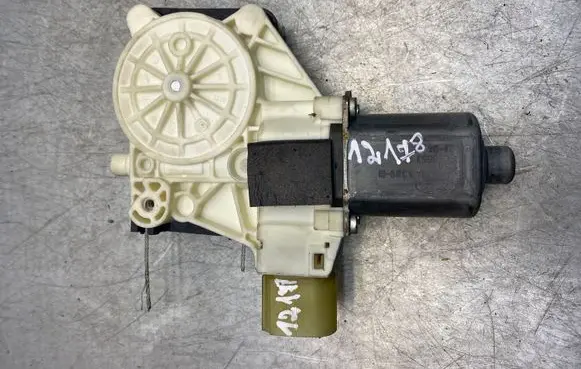 Ford Mondeo MK IV Rear door window regulator motor 0130822287 6M2114A389B
