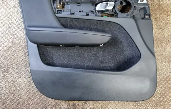 Volvo XC40 Front door card panel trim 31407681