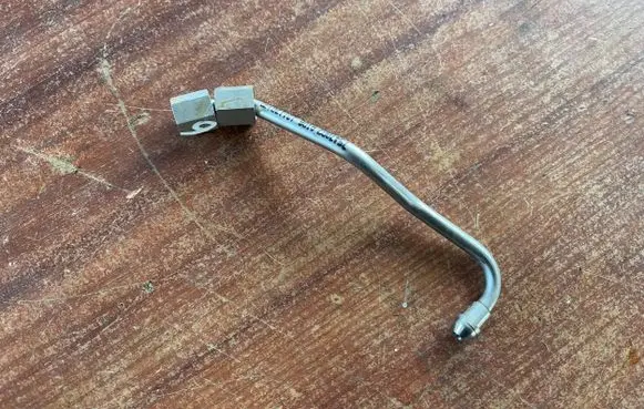 BMW 3 E90 E91 Fuel injector supply line/pipe 7547002