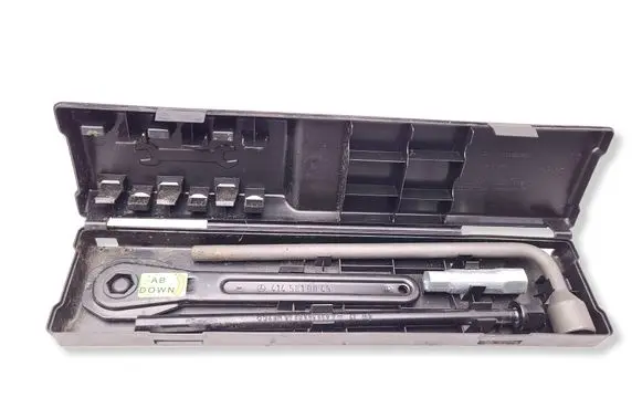 Mercedes-Benz Sprinter W907 W910 Tool set A9100016699 4145810049 A6395830245