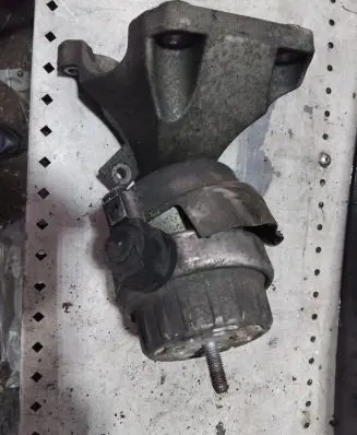 Audi A6 S6 C6 4F Engine mounting bracket 4F0199308AB A18112C01